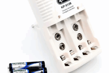 CARREGADOR PILHAS AA/AAA/9V + 2 PILHAS AAA RECARREGAVEIS KP-512B KNUP - Imagem 1